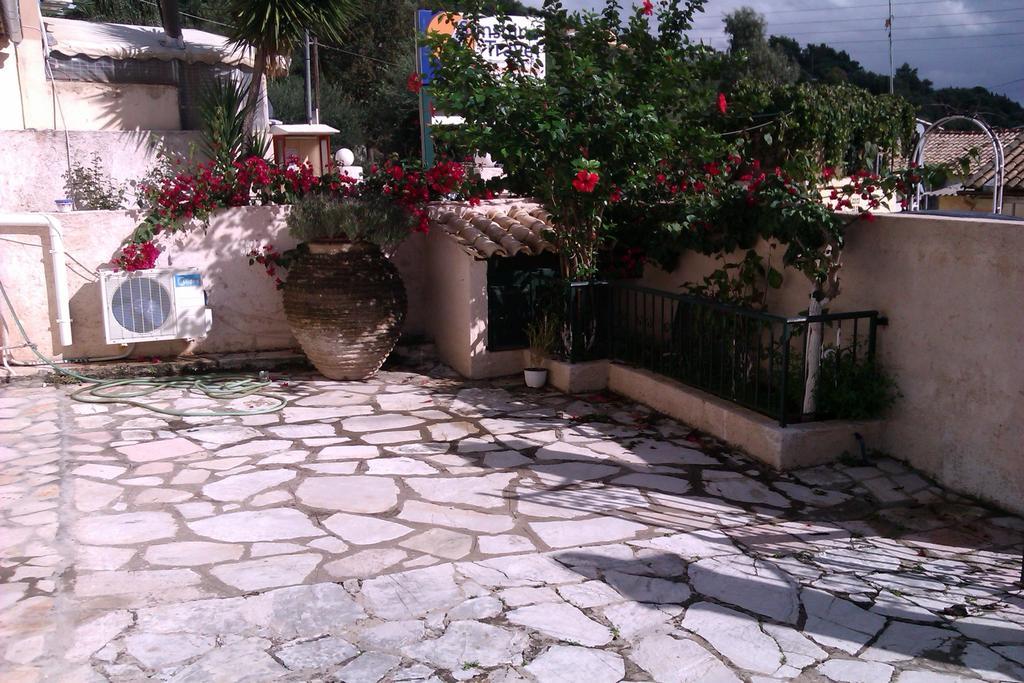 Votsalo Pool Apts Kalami  Luaran gambar